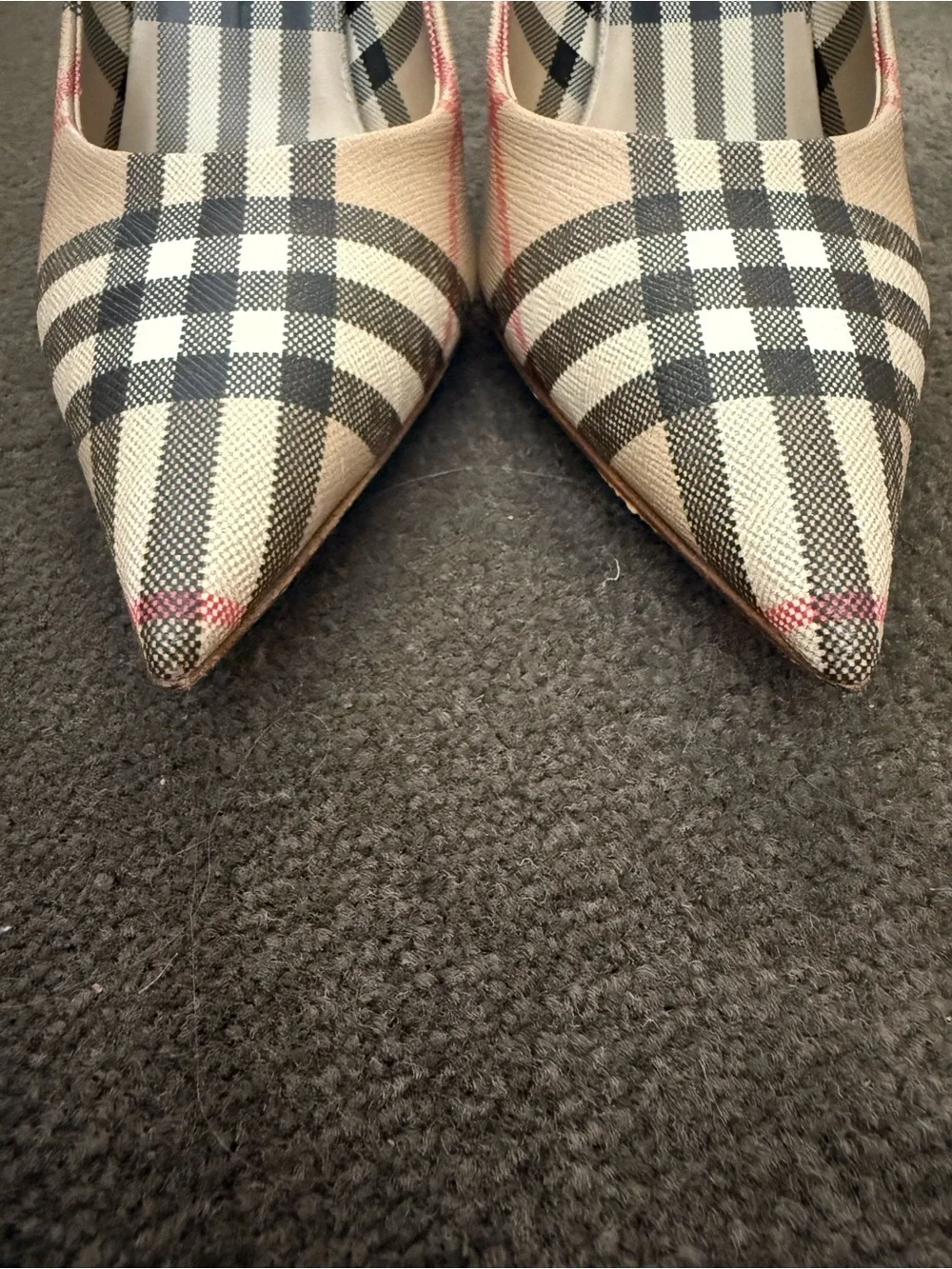 Burberry elegant pumps